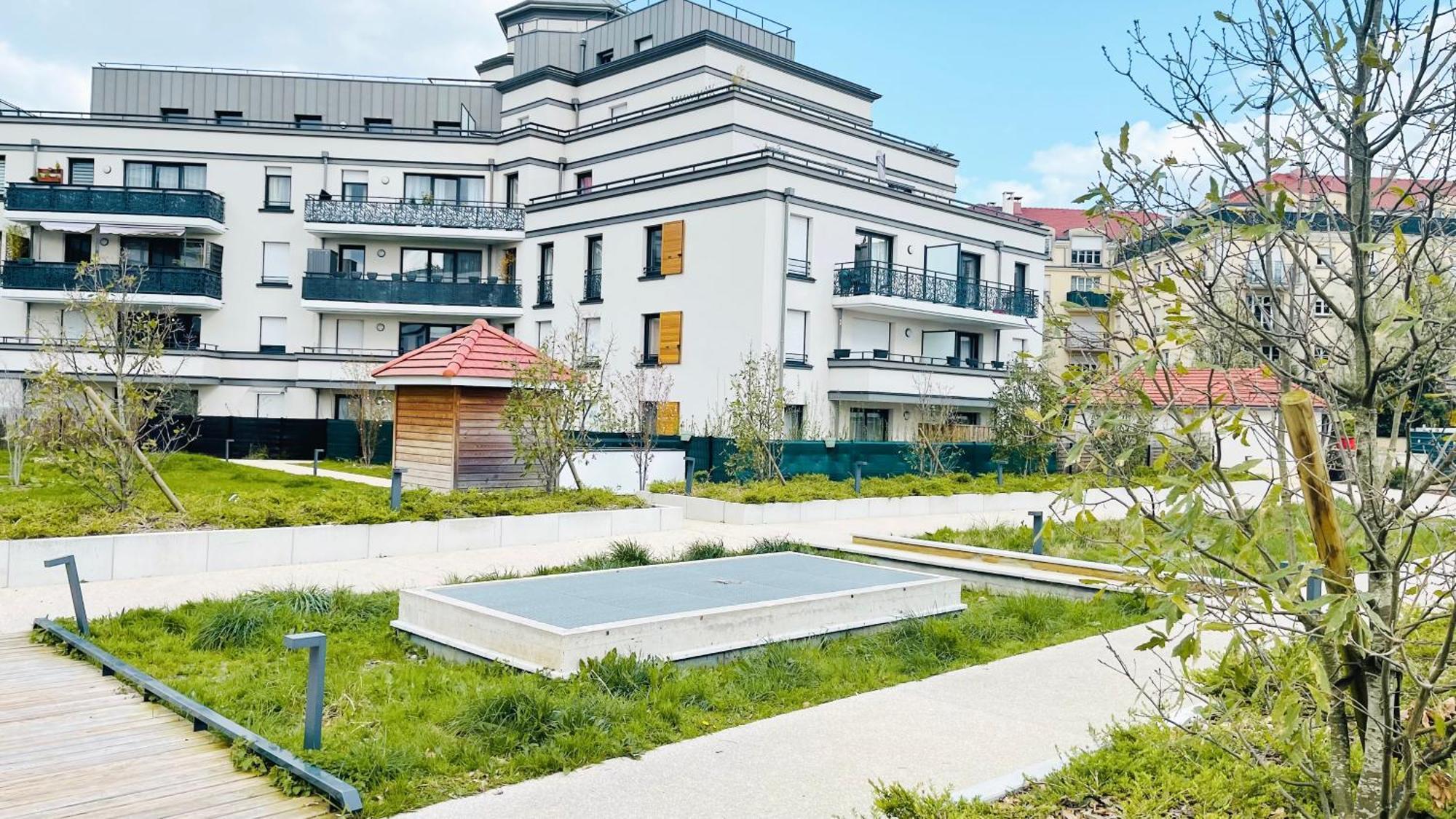 Le Lion D'Or - Parking - Netflix - Wifi - Nerf Lejlighed Bussy-Saint-Georges Eksteriør billede